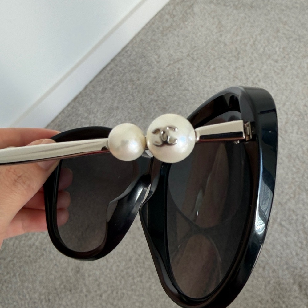 Chanel Pearl Logo Butterfly Sunglasses Black - Picture 3 of 15
